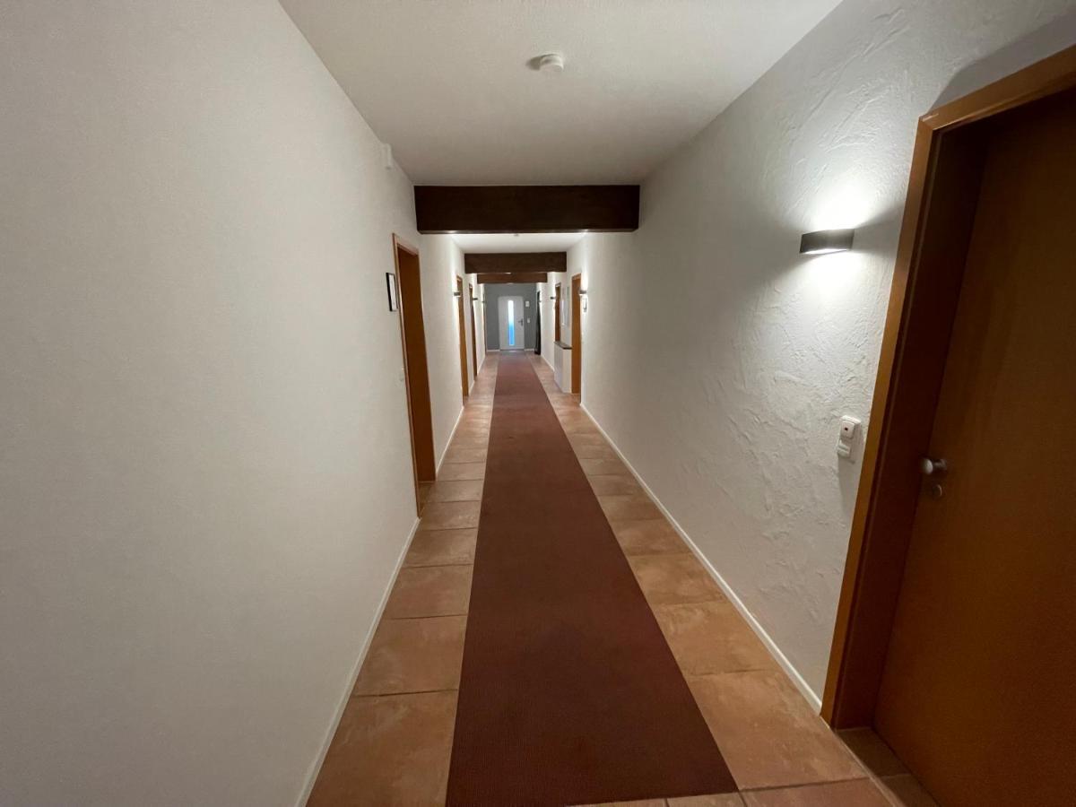 Komfortables Doppelzimmer In Kehl Goldscheuer - 1A Guesthouse Bagian luar foto