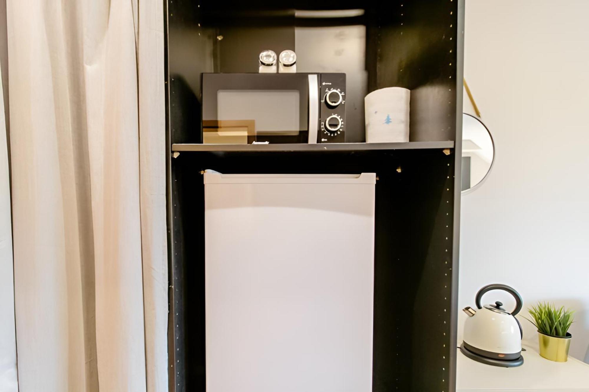 Komfortables Doppelzimmer In Kehl Goldscheuer - 1A Guesthouse Bagian luar foto